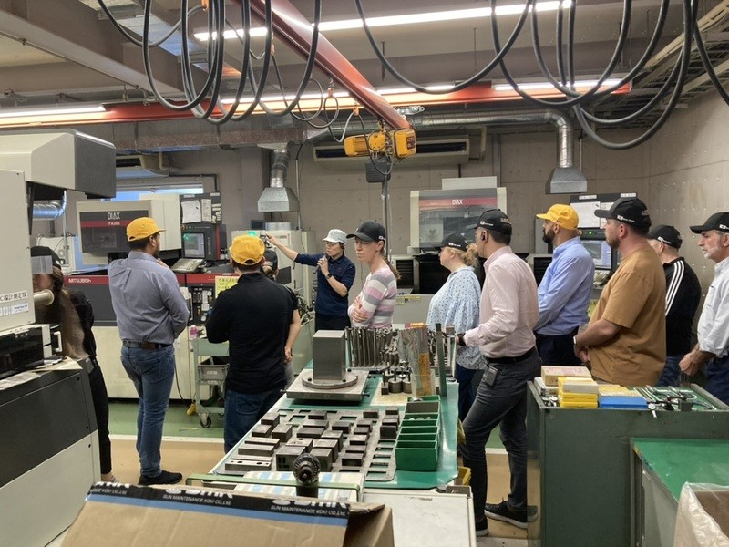 メキシコやアメリカから工場見学に来社