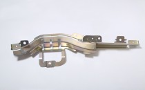 サイドカーテンエアーバック　SPCC　前部品 t＝1.0/後部品 t＝1.2　難加工形状と変化面長窓抜き