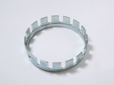 大型ハブコンバータ，フロント，アウタ　SPH440　t＝5.6　厚板の精密絞り製品