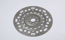 ドライブプレート　SPH270　t＝2.6　大型の金型を高精度で製作、切削レスを実現