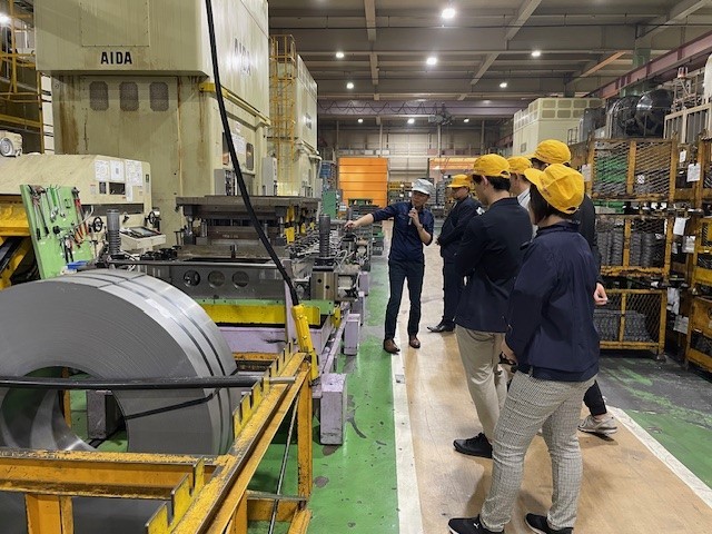 大学生の工場見学