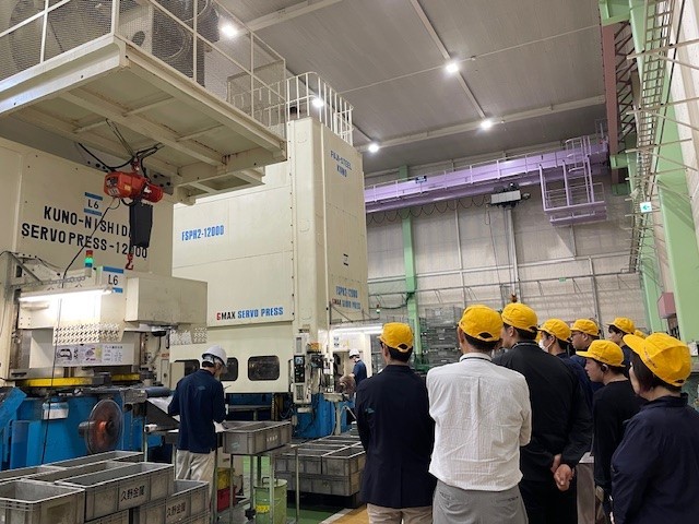 大学生の工場見学