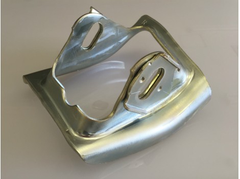 サスペンションMBR　SPH270D-OD　t＝4.0 　厚板複雑形状製品