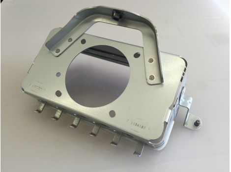 助手席エアーバックリテーナー　SECC　t=1.0　8点程度の構成部品の５面スポットを円滑に生産