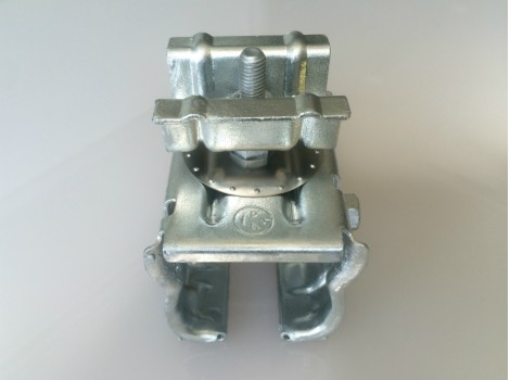 太陽電池取付金具　太陽光パネルをもっと安価に・早く・屋根に穴を開けずに取り付けたい