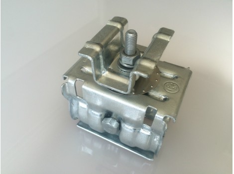 太陽電池取付金具　太陽光パネルをもっと安価に・早く・屋根に穴を開けずに取り付けたい