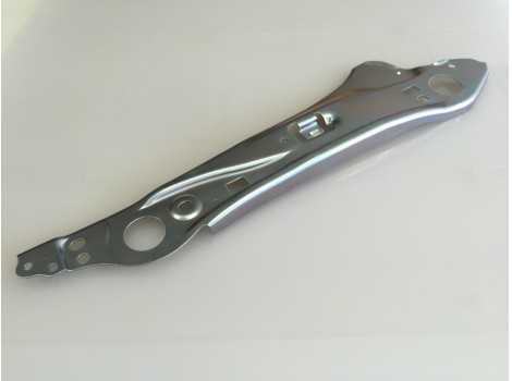 リクライニング用　アジャスターロアアウター、アウターインナー　SPC590　t＝1.6　全長500㎜のハイテン材でも、歪なく成形！