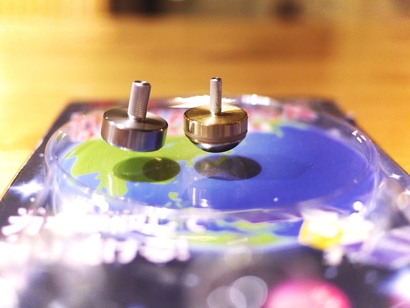 世界コマ大戦出場を記念して、『はやぶさコマ』を発売しました。