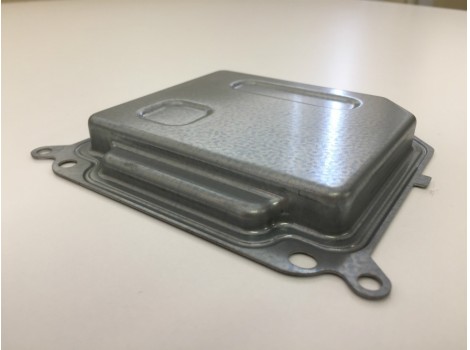 電動ファンモーター基盤用ケース　ZAM材　t＝0.8　ZAM材深絞り清浄度指定製品