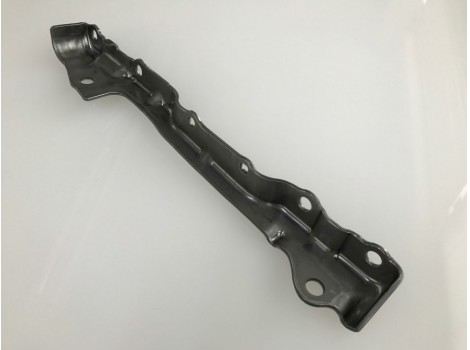 中間ブラケット　SPH590　t＝3.2　厚板ハイテン材の難成形！穴位置寸法公差±0.2以下！