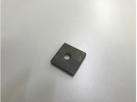 ハイマンガン鋼のプレス加工 リニアモーターカー向け（抜き曲げ）