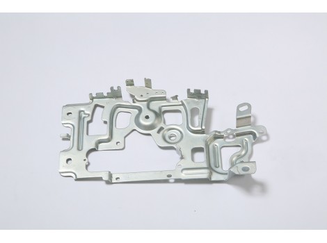 ベーススライドドアロック　リモートコントロール　SPC270C t＝1.6㎜　複雑形状の高精度加工