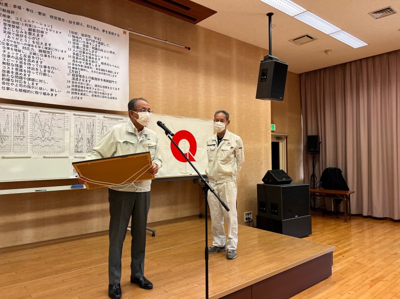 久野金属工業の工機部参与である大野和夫氏が、令和4年秋の褒章である「黄綬褒章」を受章しました。