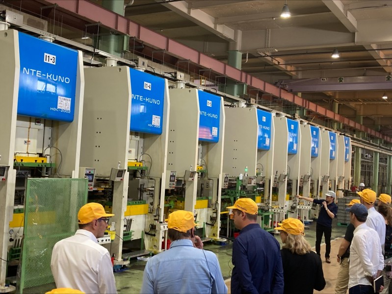 フランスからのお客様、大歓迎！〜久野金属工業のLeanなものづくり視察〜