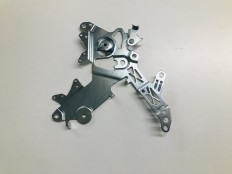 ベーススライド　SPC270C　t＝1.6　高精度・難加工製品